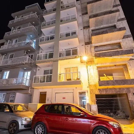 Designer Retreat: Beautiful 2br With Balcony By 360 Estates Appartement Gzira