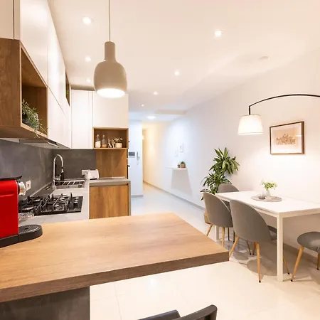 Designer Retreat: Beautiful 2br With Balcony By 360 Estates Gzira